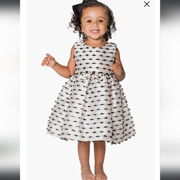 Popatu Other - Little girl Potato Plumetis Sleeveless Dress, size 5, color black/white